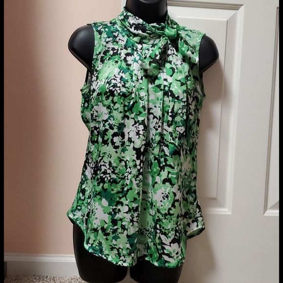 New York & Company Tops - Sleeveless Floral Top NWOT